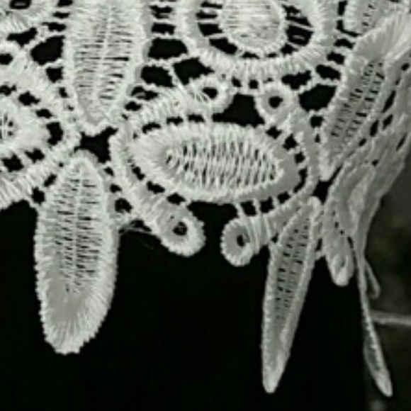 BLACK MINI DRESS /TOP  WITH LACE TRIM - Picture 4 of 4